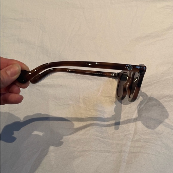 Moncler Sunglasses with Black Case - Picture 5 of 9